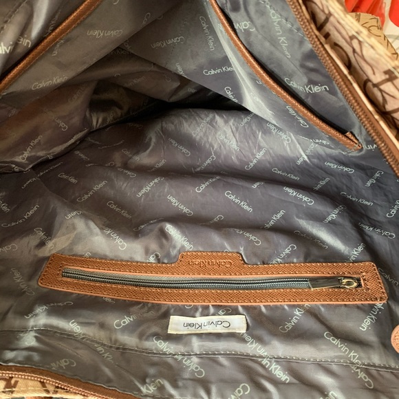 Calvin klein tote bag!! - Picture 3 of 5